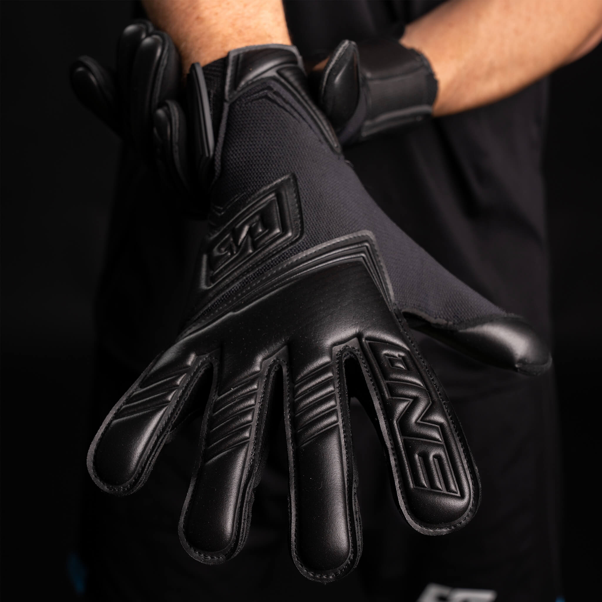 The One Glove NXT Pro Void Goalkeeper Gloves - Thumbnail 5