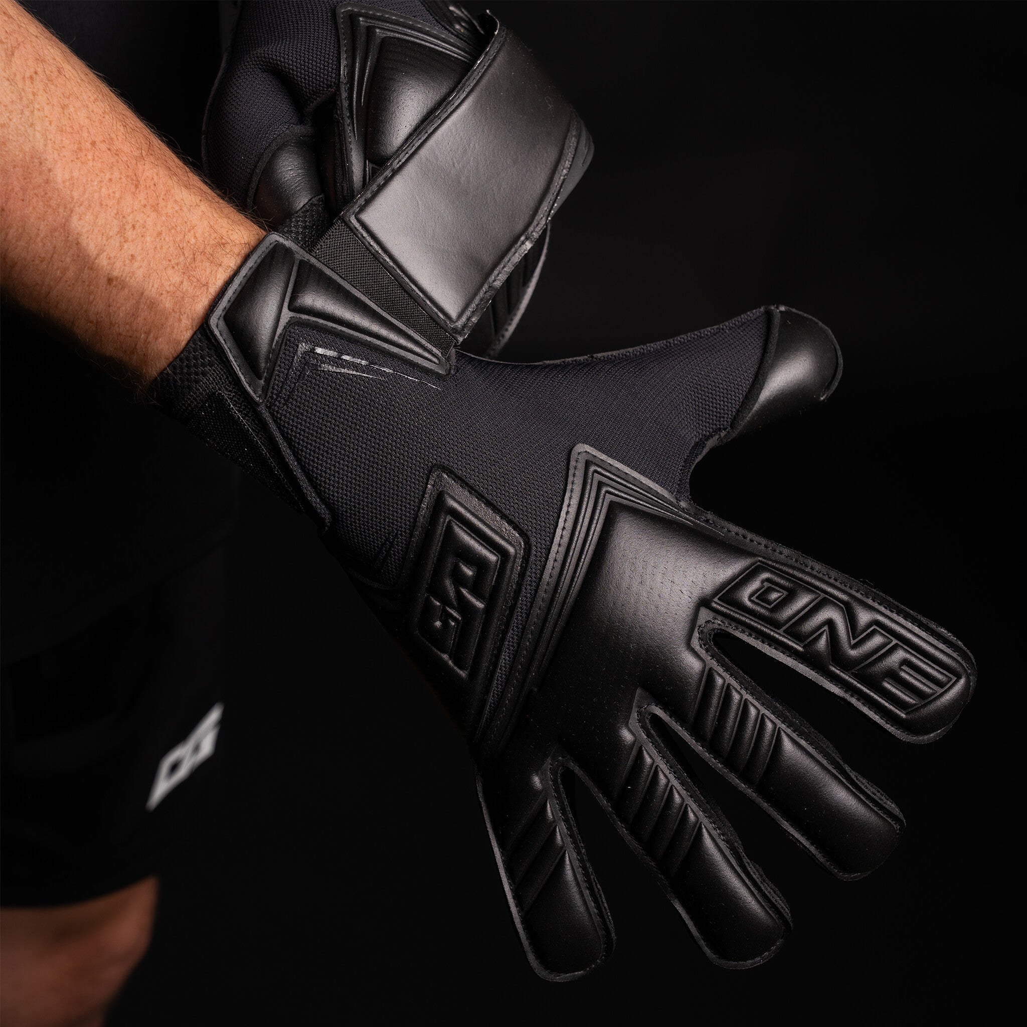 The One Glove NXT Pro Void Goalkeeper Gloves - Thumbnail 3