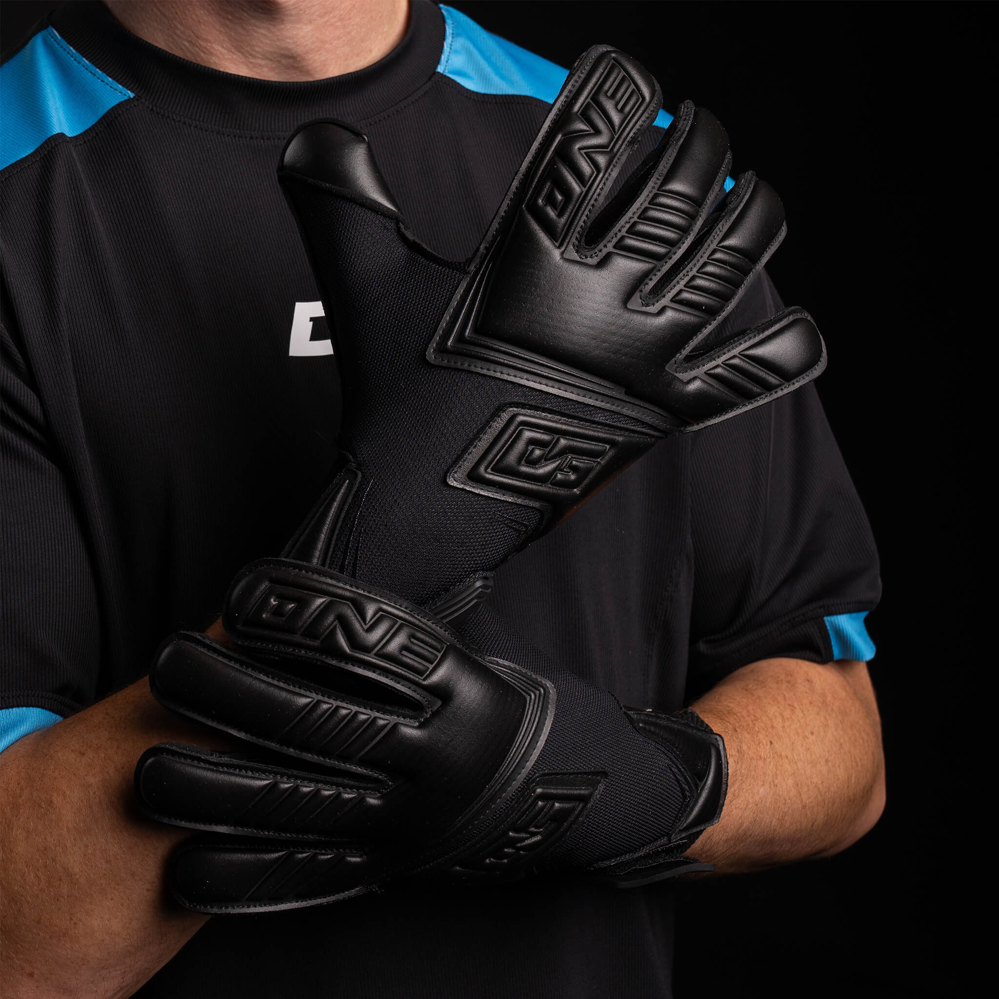 The One Glove NXT Pro Void Goalkeeper Gloves - Thumbnail 3