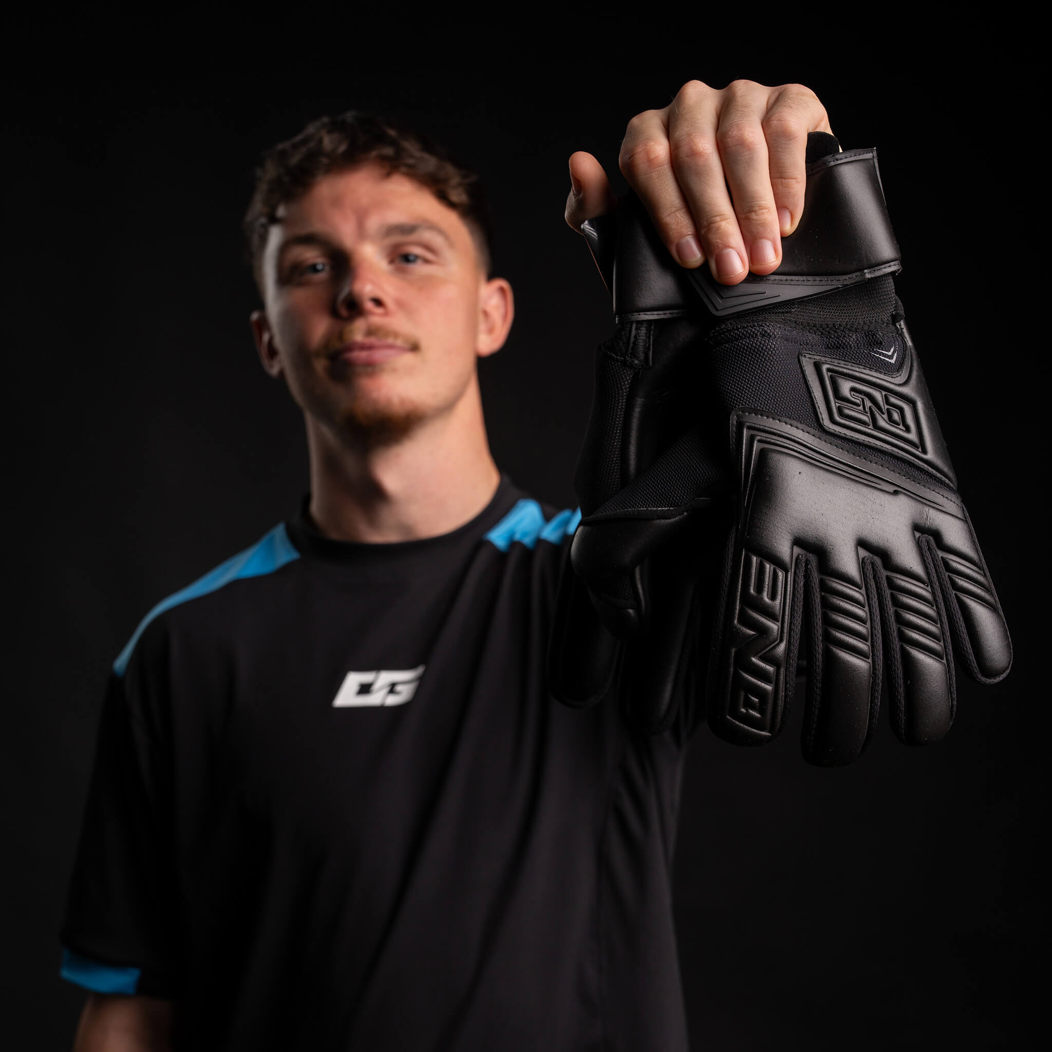 The One Glove NXT Pro Void NGT Goalkeeper Gloves - Thumbnail 5