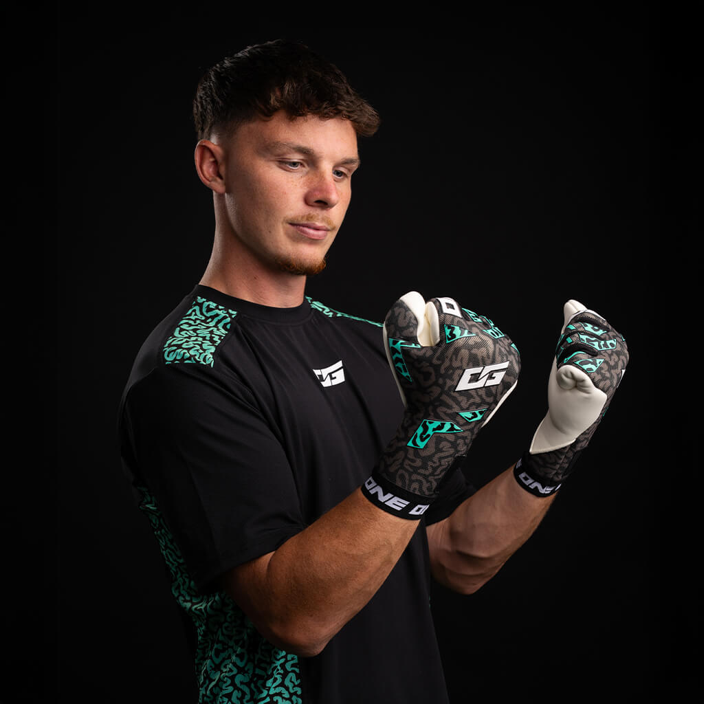 REAL INSANE 3L JK 01 Mサイズ &VOLUME GLOVES Junior OG1 Mentality Monster HYL SL | Hybrid Cut Goalkeeper Gloves