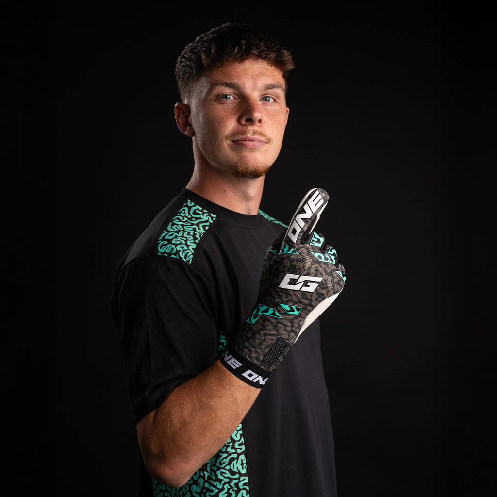 Junior OG1 Mentality Monster HYL SL | Hybrid Cut Goalkeeper Gloves