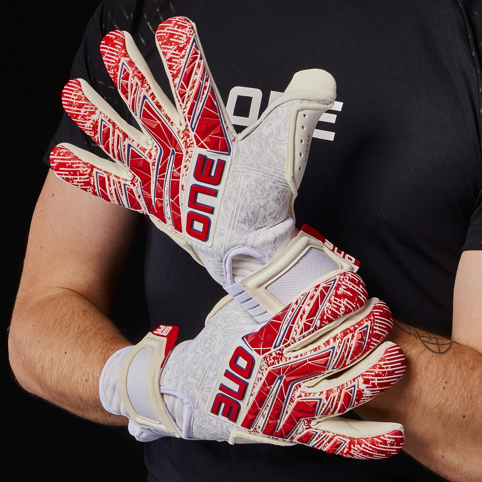 APEX Pro King Wet Weather Goalkeeper Gloves One Glove™ America