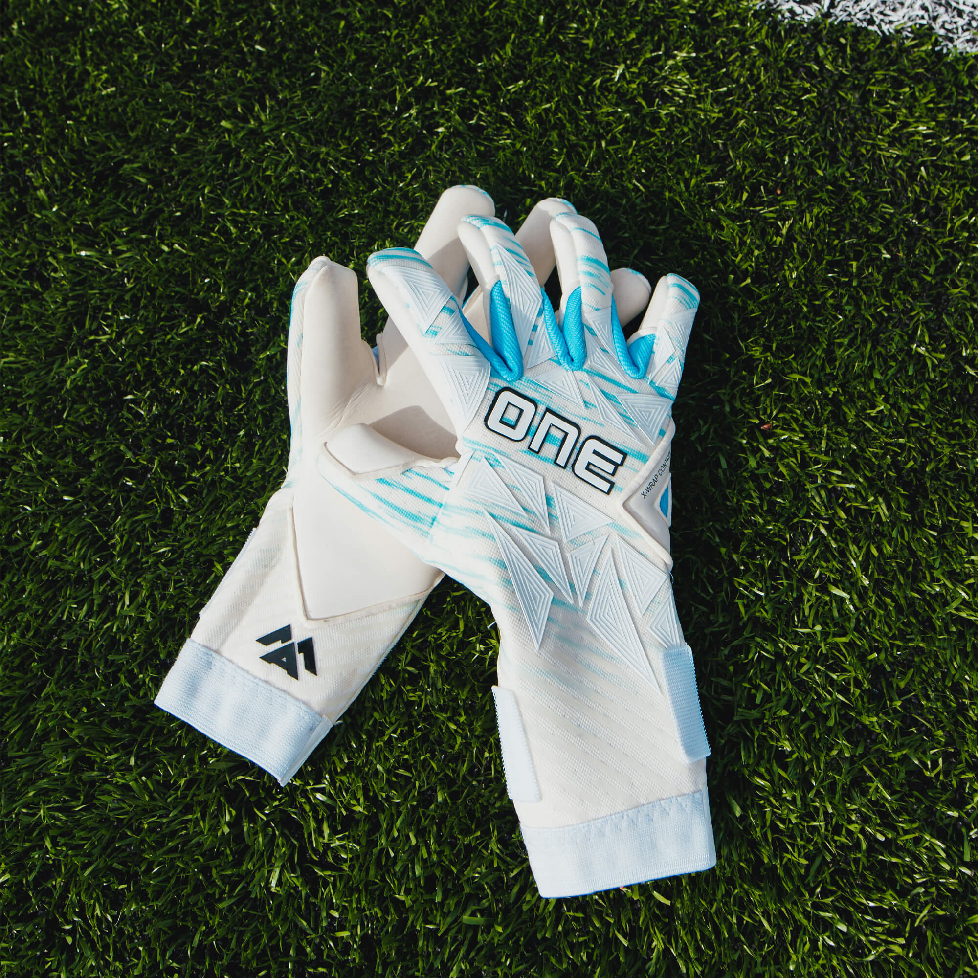 GEO 3.0 AM2 Goalkeeper Gloves Strapless Goalie Gloves One Glove America The One Glove US
